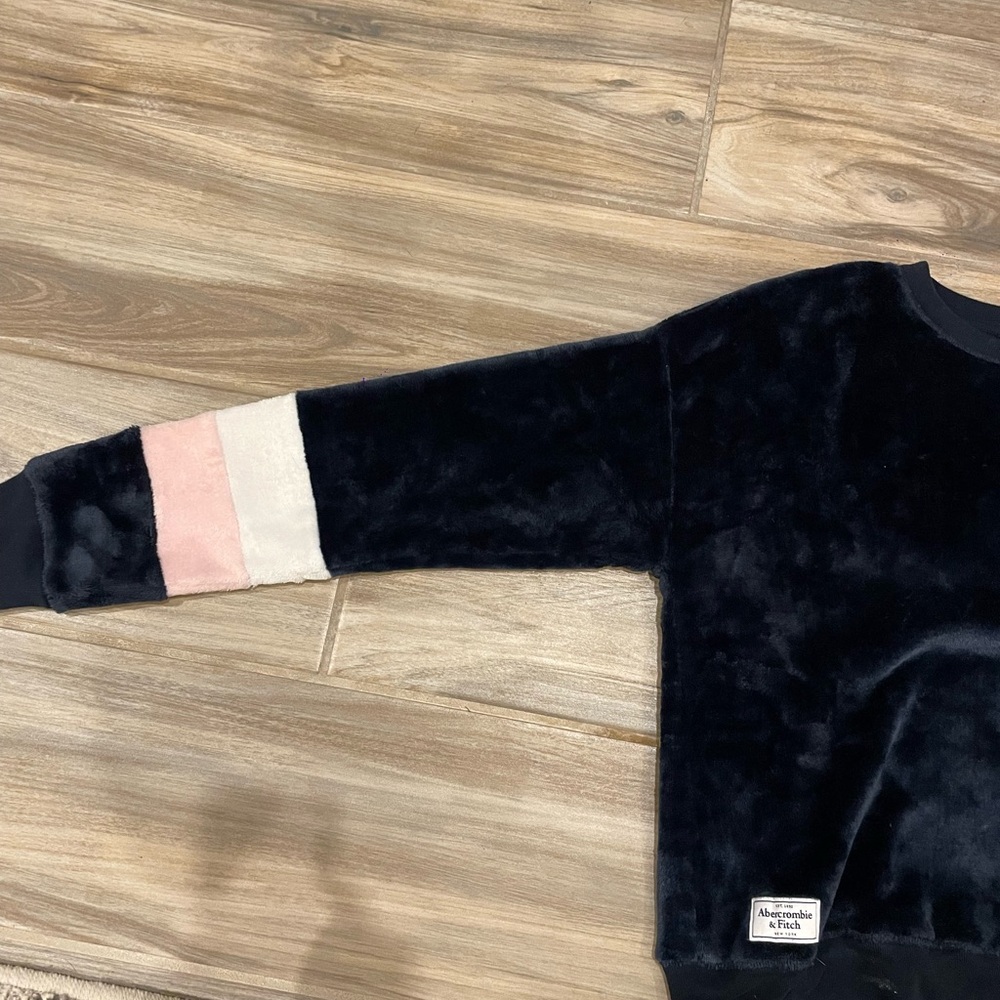 Abercrombie & Fitch Black Fleece Pullover